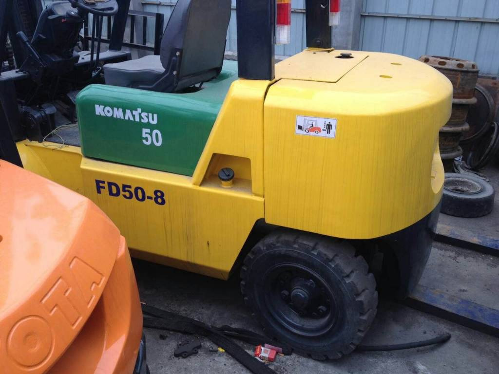 Komatsu FD50 - Regalni viljuškar: slika 1 Komatsu FD50 - Regalni viljuškar: slika 1