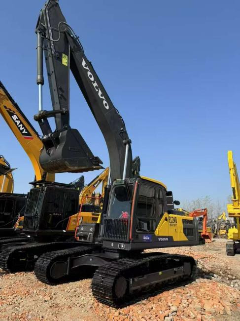 VOLVO EC240 - Bager guseničar: slika 2 VOLVO EC240 - Bager guseničar: slika 2