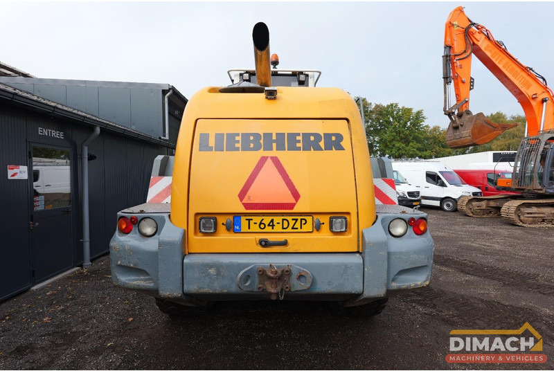 Liebherr L556 Like new!! Airco, quick coupler, skeleton bucket with teeths - Utovarivač: slika 3 Liebherr L556 Like new!! Airco, quick coupler, skeleton bucket with teeths - Utovarivač: slika 3