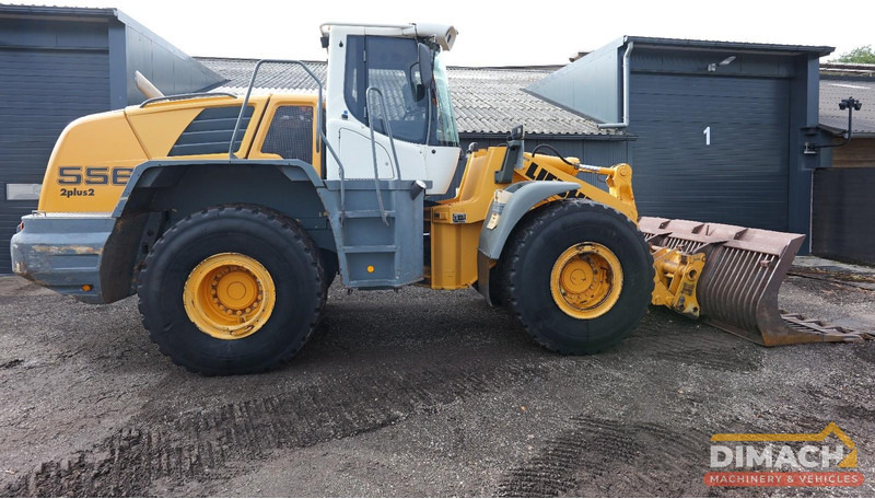 Liebherr L556 Like new!! Airco, quick coupler, skeleton bucket with teeths - Utovarivač: slika 2 Liebherr L556 Like new!! Airco, quick coupler, skeleton bucket with teeths - Utovarivač: slika 2