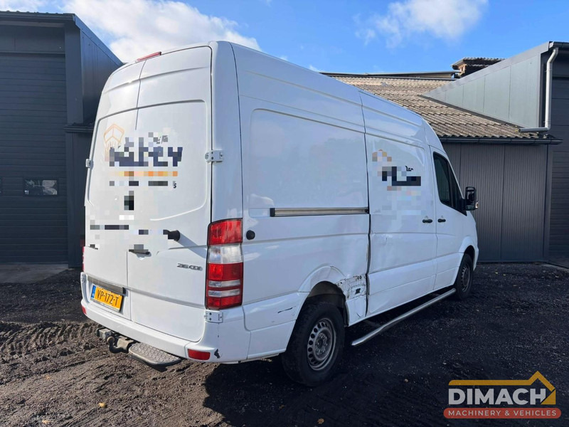 Mercedes-Benz Sprinter  Sprinter 216 L2H2 trekhaak , accident - unfall - rechterkant flink plaatschade, technisch perfect - Mali kombi: slika 2 Mercedes-Benz Sprinter  Sprinter 216 L2H2 trekhaak , accident - unfall - rechterkant flink plaatschade, technisch perfect - Mali kombi: slika 2