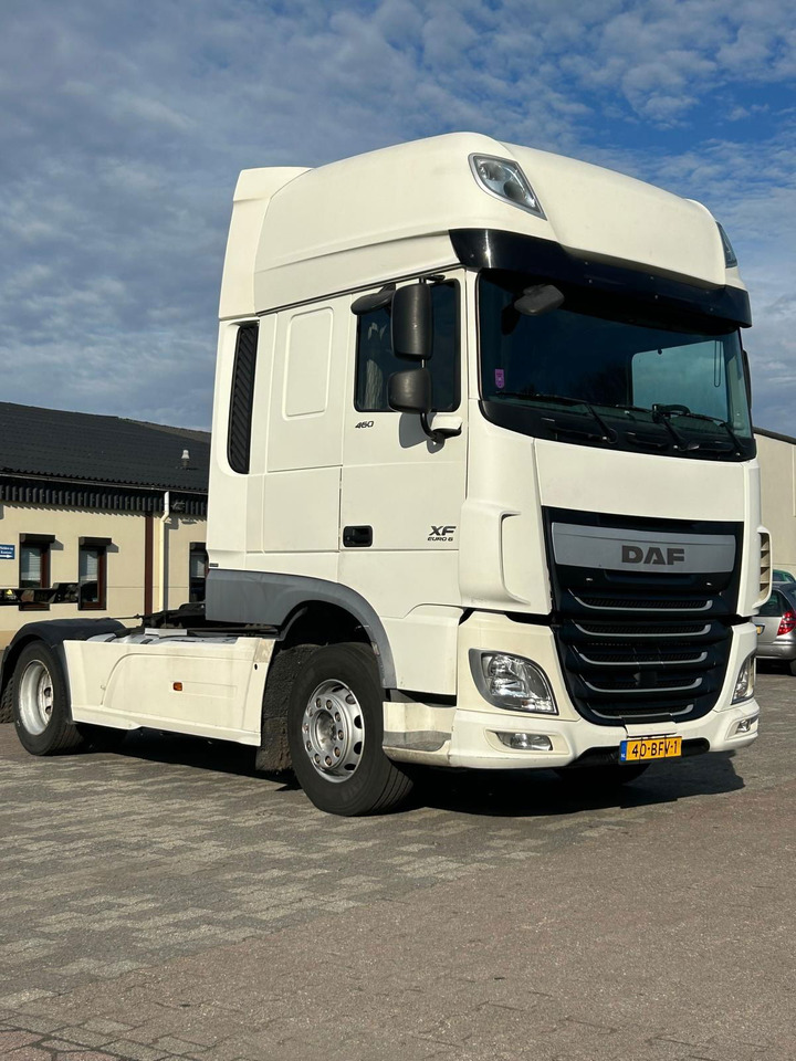 DAF XF 460 Daf XF Superspace / 807.000 KM / 2015 / NL truck - Tegljač: slika 4 DAF XF 460 Daf XF Superspace / 807.000 KM / 2015 / NL truck - Tegljač: slika 4