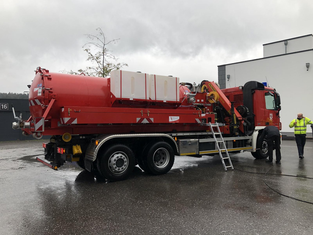 Abrollcontainer 10m³ Feuerwehr Wassertank - Abrol kontejner: slika 1 Abrollcontainer 10m³ Feuerwehr Wassertank - Abrol kontejner: slika 1