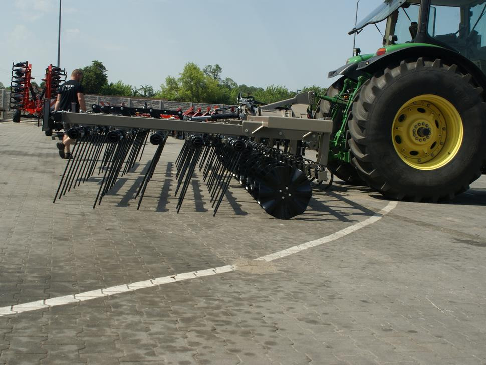ROLEX Mulchegge / Mulch harrow / Herse de déchaumage / Erpice pacciamante / Борона для мульчирования / Brona mulczowa 7,5 m - Češljasta drljača: slika 2 ROLEX Mulchegge / Mulch harrow / Herse de déchaumage / Erpice pacciamante / Борона для мульчирования / Brona mulczowa 7,5 m - Češljasta drljača: slika 2