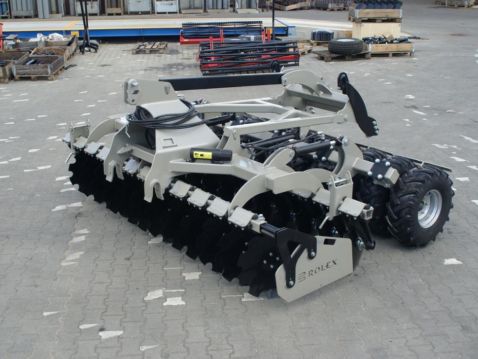 ROLEX Scheibenegge / Disc harrow with hydropack and tire roller / Dechaumeur à disques / Erpice a dischi / Дисковая борона с гидропаком и колёсным катком / Agregat talerzowy uprawowy z hydropackiem i - Tanjirača: slika 1 ROLEX Scheibenegge / Disc harrow with hydropack and tire roller / Dechaumeur à disques / Erpice a dischi / Дисковая борона с гидропаком и колёсным катком / Agregat talerzowy uprawowy z hydropackiem i - Tanjirača: slika 1