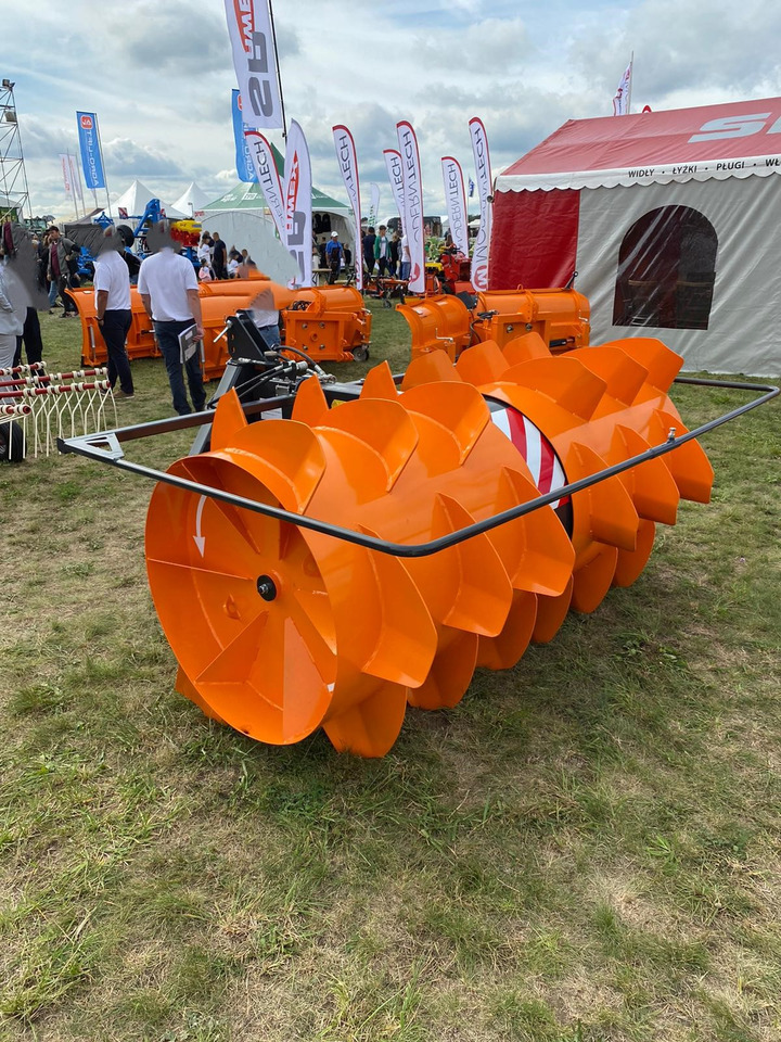 Spawex Silowalze / Silage spreader / Épandeur d'ensilage / Spandiconcime / Esparcidor de forraje verde / Кормораспределитель / Rozgarniacz do zielonki Tornado 2,2 m - Oprema za prevrtanje i razlaganje: slika 1 Spawex Silowalze / Silage spreader / Épandeur d'ensilage / Spandiconcime / Esparcidor de forraje verde / Кормораспределитель / Rozgarniacz do zielonki Tornado 2,2 m - Oprema za prevrtanje i razlaganje: slika 1