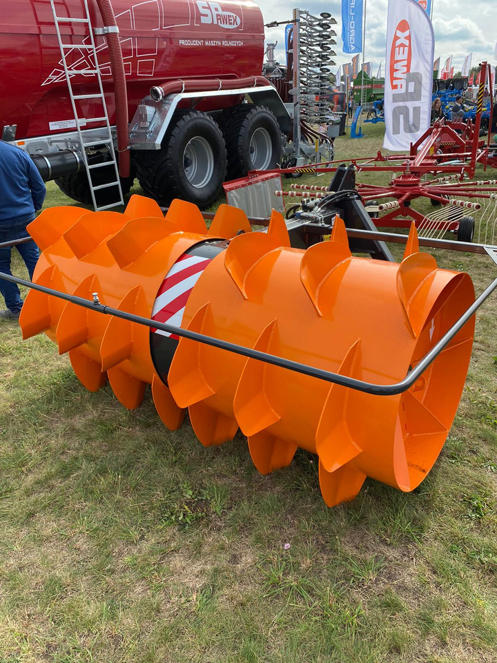 Spawex Silowalze / Silage spreader / Épandeur d'ensilage / Spandiconcime / Esparcidor de forraje verde / Кормораспределитель / Rozgarniacz do zielonki Tornado 2,2 m - Oprema za prevrtanje i razlaganje: slika 2 Spawex Silowalze / Silage spreader / Épandeur d'ensilage / Spandiconcime / Esparcidor de forraje verde / Кормораспределитель / Rozgarniacz do zielonki Tornado 2,2 m - Oprema za prevrtanje i razlaganje: slika 2