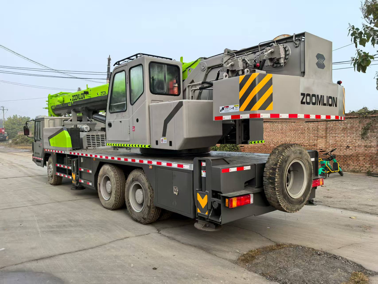 ZOOMLION ZTC250V - Autodizalica: slika 2 ZOOMLION ZTC250V - Autodizalica: slika 2