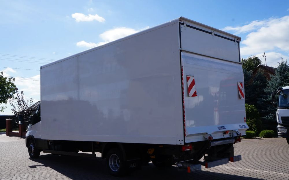 Iveco DAILY 72c18 Automat HI-MATIC Kontener 6 m 74 tys km STAN NOWY - Kamion sa zatvorenim sandukom: slika 4 Iveco DAILY 72c18 Automat HI-MATIC Kontener 6 m 74 tys km STAN NOWY - Kamion sa zatvorenim sandukom: slika 4