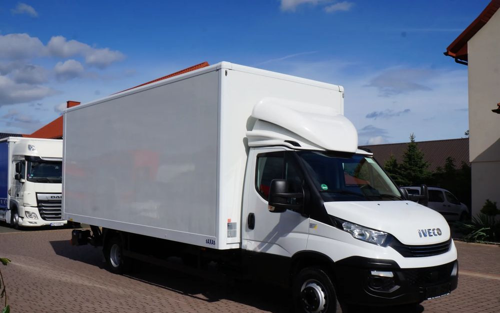 Iveco DAILY 72c18 Automat HI-MATIC Kontener 6 m 74 tys km STAN NOWY - Kamion sa zatvorenim sandukom: slika 1 Iveco DAILY 72c18 Automat HI-MATIC Kontener 6 m 74 tys km STAN NOWY - Kamion sa zatvorenim sandukom: slika 1