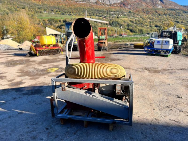 ASPIRATEUR A FEUILLE MOTORISÉ SUR BERCE (NET TVA) - Industrijski usisivač: slika 3 ASPIRATEUR A FEUILLE MOTORISÉ SUR BERCE (NET TVA) - Industrijski usisivač: slika 3