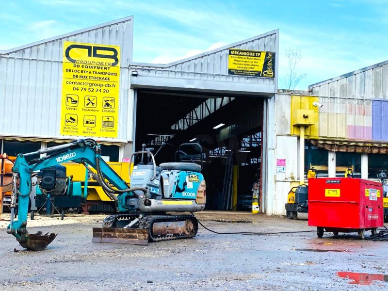 KOBELCO Mini pelle électrique SK007 - Mini bager: slika 1 KOBELCO Mini pelle électrique SK007 - Mini bager: slika 1