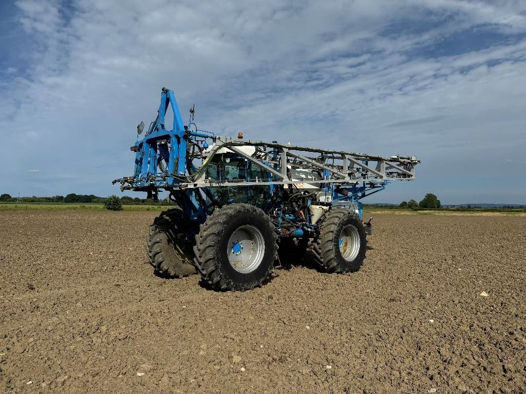 Matrot M44D 36m Self Propelled Sprayer - Samostalna prskalica: slika 1 Matrot M44D 36m Self Propelled Sprayer - Samostalna prskalica: slika 1