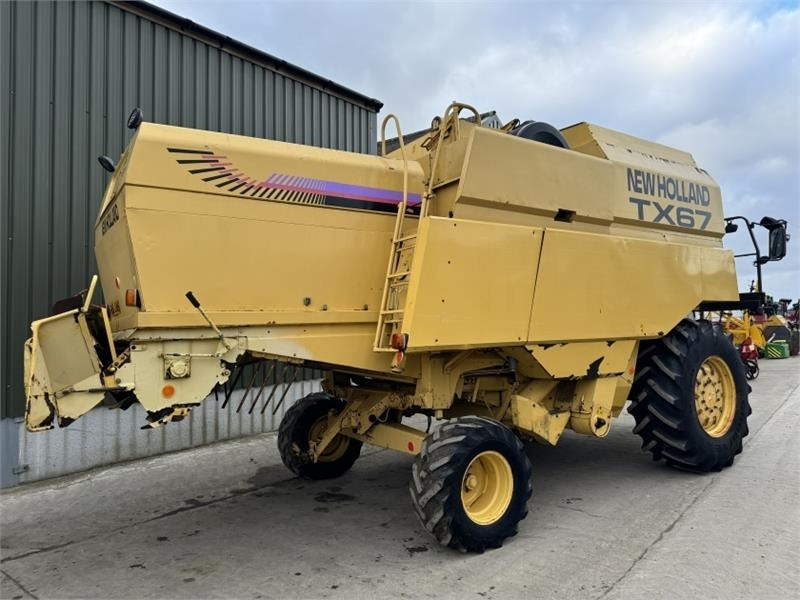 New Holland TX67 c/w 20ft Header - Dodatak za kombajn: slika 2 New Holland TX67 c/w 20ft Header - Dodatak za kombajn: slika 2