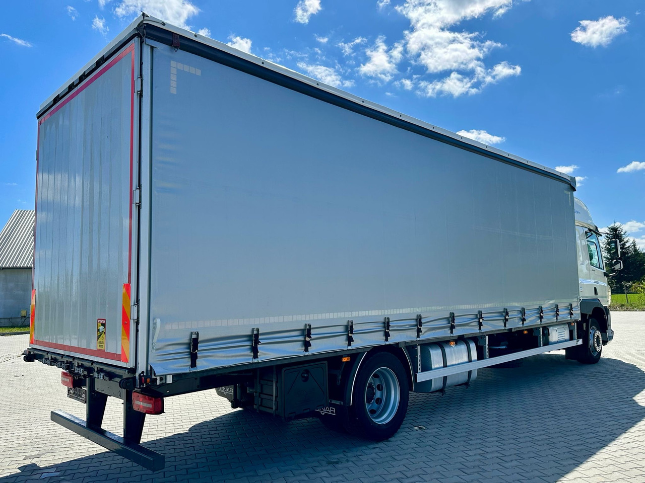 DAF CF 320 / FIRANKA / 21 EUROPALET / SYPIALKA / AUTOMAT / KLIMA POSTOJOWA / 2021 ROK TO - Kamion sa ceradom: slika 4 DAF CF 320 / FIRANKA / 21 EUROPALET / SYPIALKA / AUTOMAT / KLIMA POSTOJOWA / 2021 ROK TO - Kamion sa ceradom: slika 4