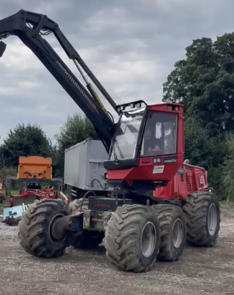 KOMATSU 911.5 / GŁOWICA C93 / CIĄGNIK LEŚNY / SERWISOWANY - Kombajn za šumarstvo: slika 2 KOMATSU 911.5 / GŁOWICA C93 / CIĄGNIK LEŚNY / SERWISOWANY - Kombajn za šumarstvo: slika 2