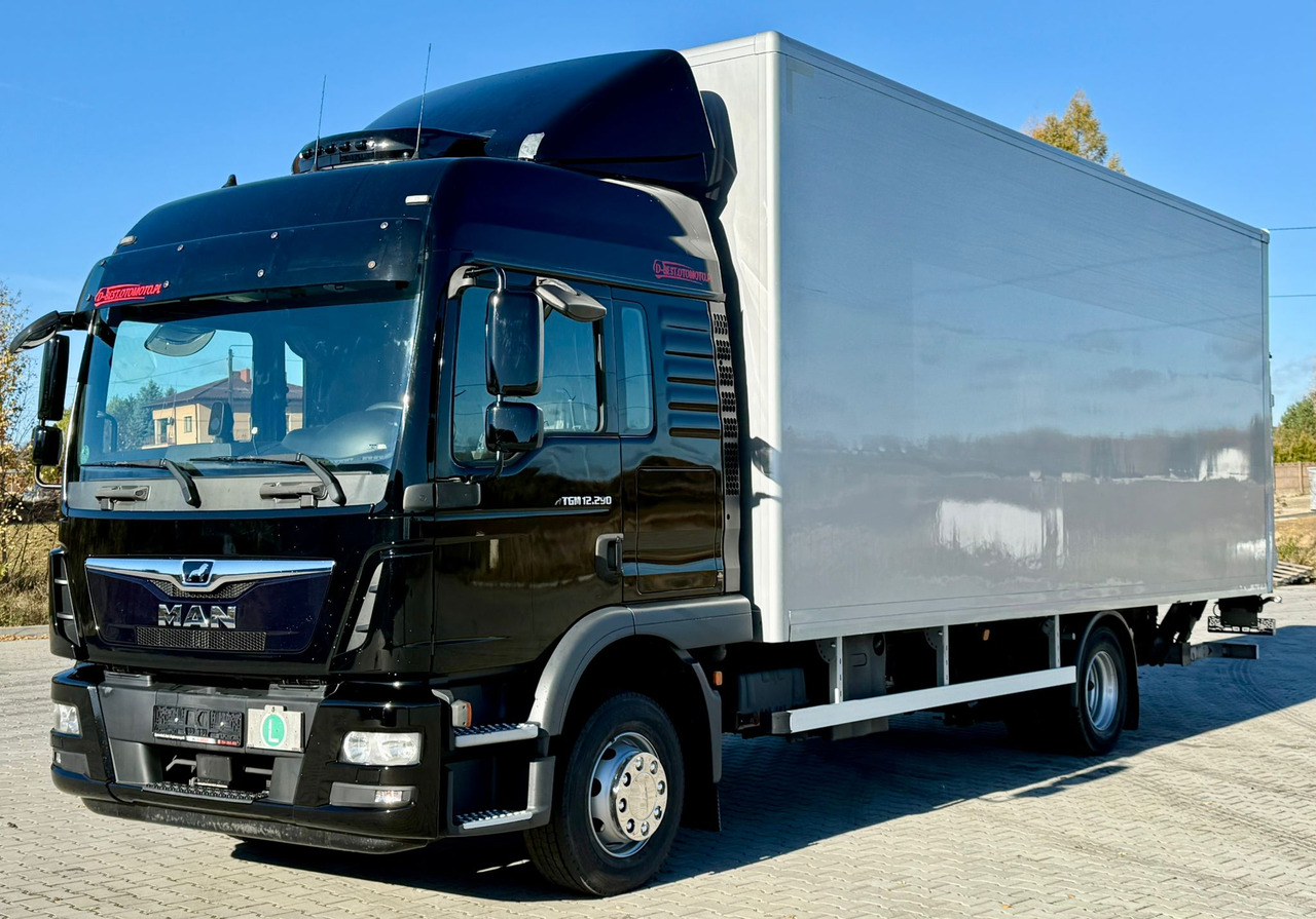 MAN TGM 12.290 / TGL / KONTENER / WINDA / 18 EUROPALET / SYPIALKA / - Kamion sa zatvorenim sandukom: slika 2 MAN TGM 12.290 / TGL / KONTENER / WINDA / 18 EUROPALET / SYPIALKA / - Kamion sa zatvorenim sandukom: slika 2