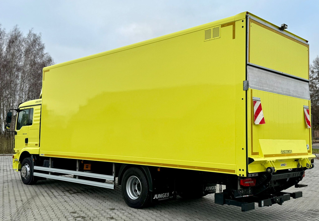 MAN TGM 15.250 / IZOTERMA / WINDA / 18 EUROPALET / ŁADOWNOŚĆ 7 615 KG / 150 TYŚ KM / AUTOMAT / JAK NOWY / 2020 ROK / KONTENER - Izotermički kamion: slika 4 MAN TGM 15.250 / IZOTERMA / WINDA / 18 EUROPALET / ŁADOWNOŚĆ 7 615 KG / 150 TYŚ KM / AUTOMAT / JAK NOWY / 2020 ROK / KONTENER - Izotermički kamion: slika 4