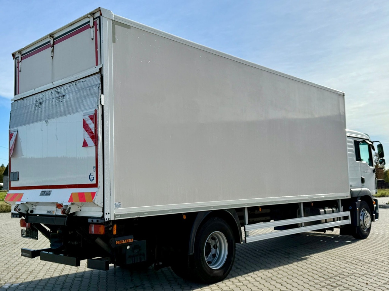 MAN TGM 18.290 / KONTENER / WINDA / 18 PALET / SYPIALKA / AUTOMAT / EURO 6 / 9 260 KG ŁADOWNOŚCI - Kamion sa zatvorenim sandukom: slika 5 MAN TGM 18.290 / KONTENER / WINDA / 18 PALET / SYPIALKA / AUTOMAT / EURO 6 / 9 260 KG ŁADOWNOŚCI - Kamion sa zatvorenim sandukom: slika 5