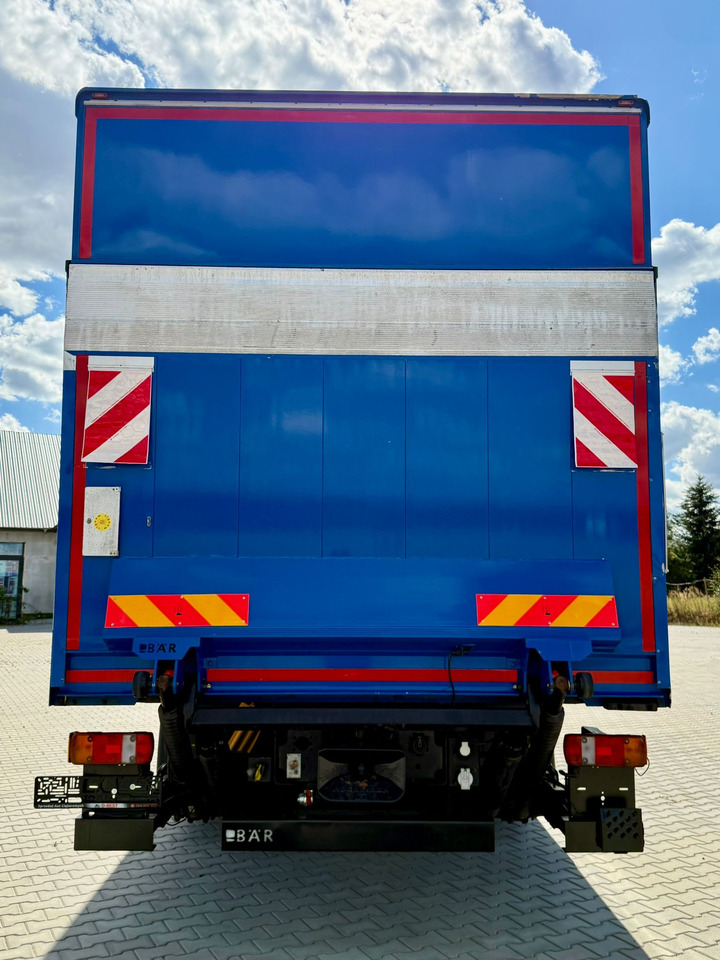 MAN TGX 26.420 / KONTENER / WINDA / 8.5 M DŁUGOŚCI / 21 EUROPALET / 6x2 / 3 OŚ PODNOSZONA I SKRĘTNA / ŁADOWNOŚĆ 14 415 KG / 2018 ROK / Z NIEMIEC - Kamion sa zatvorenim sandukom: slika 4 MAN TGX 26.420 / KONTENER / WINDA / 8.5 M DŁUGOŚCI / 21 EUROPALET / 6x2 / 3 OŚ PODNOSZONA I SKRĘTNA / ŁADOWNOŚĆ 14 415 KG / 2018 ROK / Z NIEMIEC - Kamion sa zatvorenim sandukom: slika 4