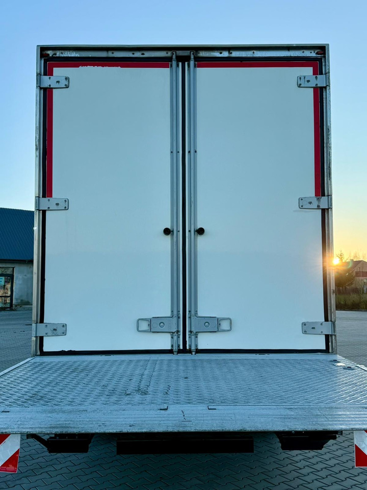 MERCEDES-BENZ ACTROS 1840 / CHŁODNIA / WINDA / 15 EUROPALET / 6.10 M DŁUGOŚCI / DUŻA KABINA / AUTOMAT / SPROWADZONY / SERWISOWANY / EURO 6 - Hladnjača: slika 5 MERCEDES-BENZ ACTROS 1840 / CHŁODNIA / WINDA / 15 EUROPALET / 6.10 M DŁUGOŚCI / DUŻA KABINA / AUTOMAT / SPROWADZONY / SERWISOWANY / EURO 6 - Hladnjača: slika 5