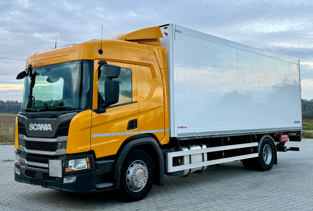 SCANIA P220 / IZOTERMA / WINDA / SCHMITZ / 18 PALET / SILNIK 6 / SYPIALKA / 2019 ROK / NISKI PRZEBIEG - Izotermički kamion: slika 2 SCANIA P220 / IZOTERMA / WINDA / SCHMITZ / 18 PALET / SILNIK 6 / SYPIALKA / 2019 ROK / NISKI PRZEBIEG - Izotermički kamion: slika 2