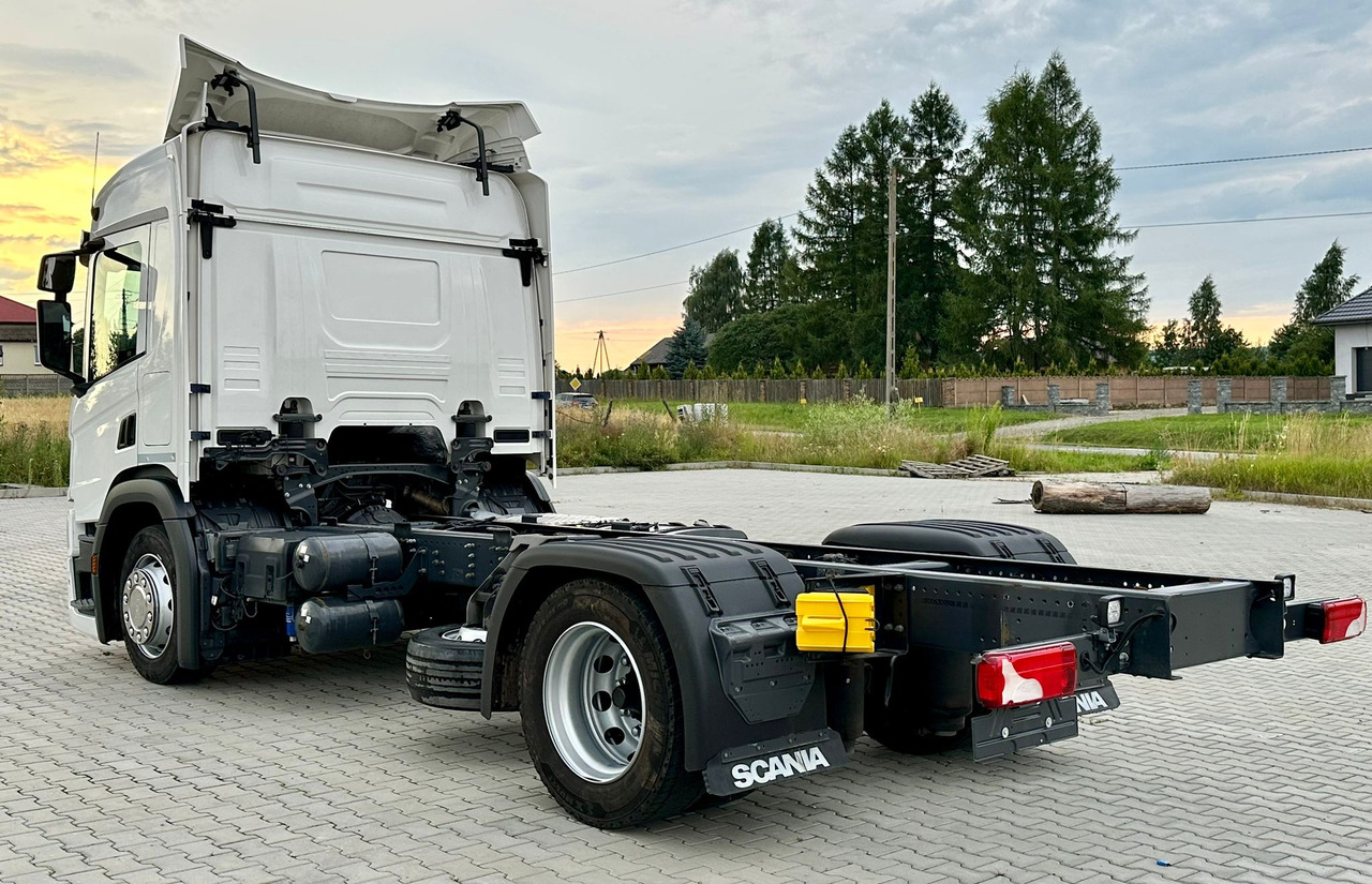 SCANIA P220 / RAMA DO ZABUDOWY / ROZSTAW OSI 3.90 M / SILNIK 6 / WYWROTKA / BECZKA / HAKOWIEC / UTRZYMANIE DRÓG / AUTOMAT / 2019 ROK / NISKI PRZEBIEG - Kamion sa golom šasijom i zatvorenom kabinom: slika 3 SCANIA P220 / RAMA DO ZABUDOWY / ROZSTAW OSI 3.90 M / SILNIK 6 / WYWROTKA / BECZKA / HAKOWIEC / UTRZYMANIE DRÓG / AUTOMAT / 2019 ROK / NISKI PRZEBIEG - Kamion sa golom šasijom i zatvorenom kabinom: slika 3