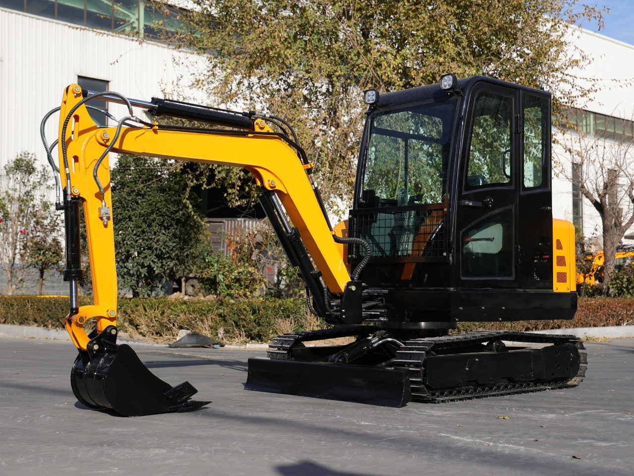 Müller Machinery - Xinchai 4D32 Motor Diesel Mini excavator 3.5 Ton - Müller Machinery MB 35 - VKSH - Mini bager: slika 2 Müller Machinery - Xinchai 4D32 Motor Diesel Mini excavator 3.5 Ton - Müller Machinery MB 35 - VKSH - Mini bager: slika 2