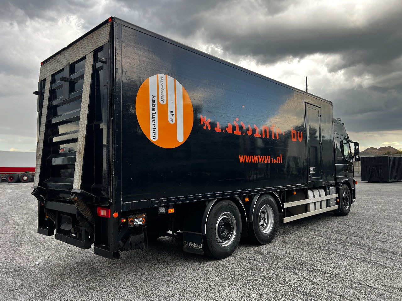 Volvo FM 9.300 Globe 6x2, Euro 5 - Kamion sa zatvorenim sandukom: slika 3 Volvo FM 9.300 Globe 6x2, Euro 5 - Kamion sa zatvorenim sandukom: slika 3