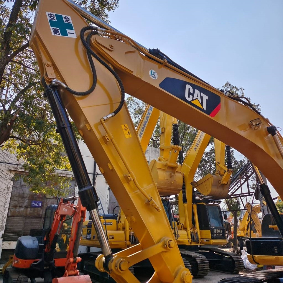 Bager guseničar CAT 320 D2: slika 10