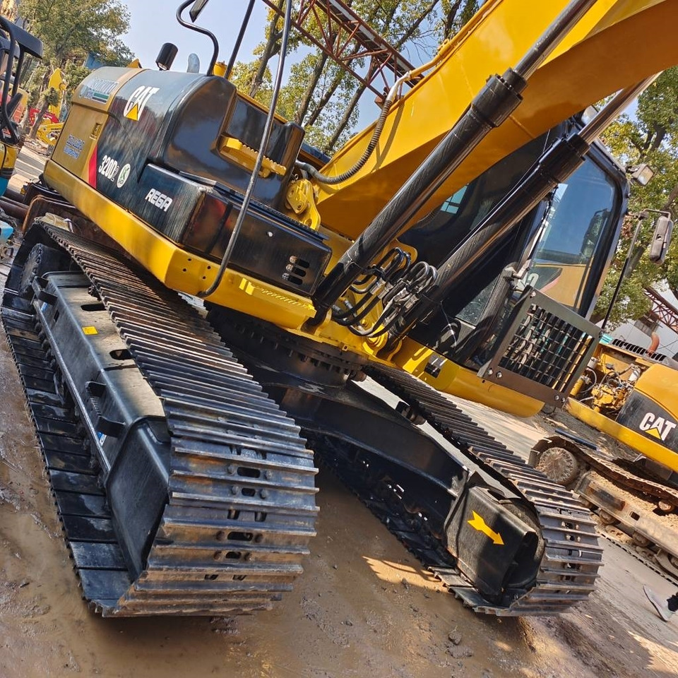 Bager guseničar CAT 320 D2: slika 13