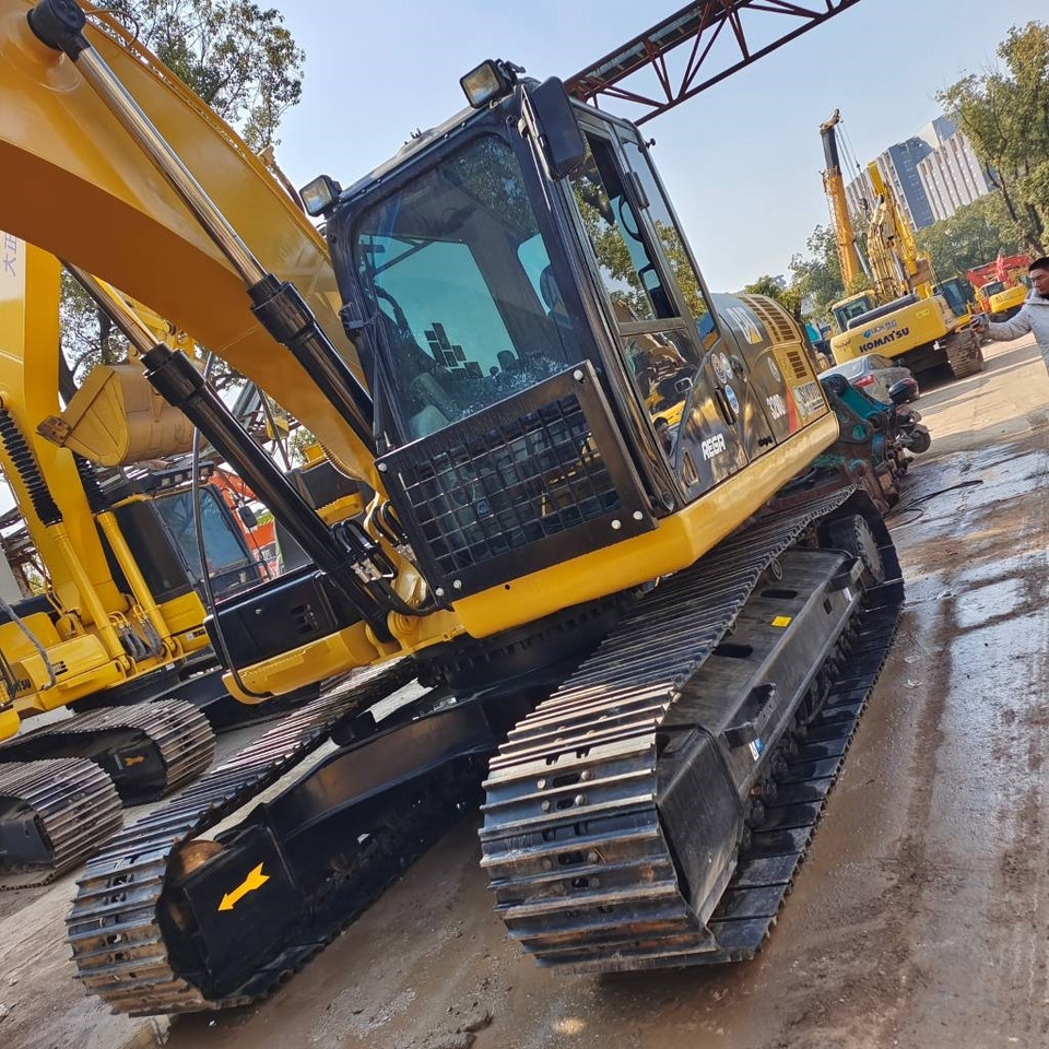 Bager guseničar CAT 320 D2: slika 7