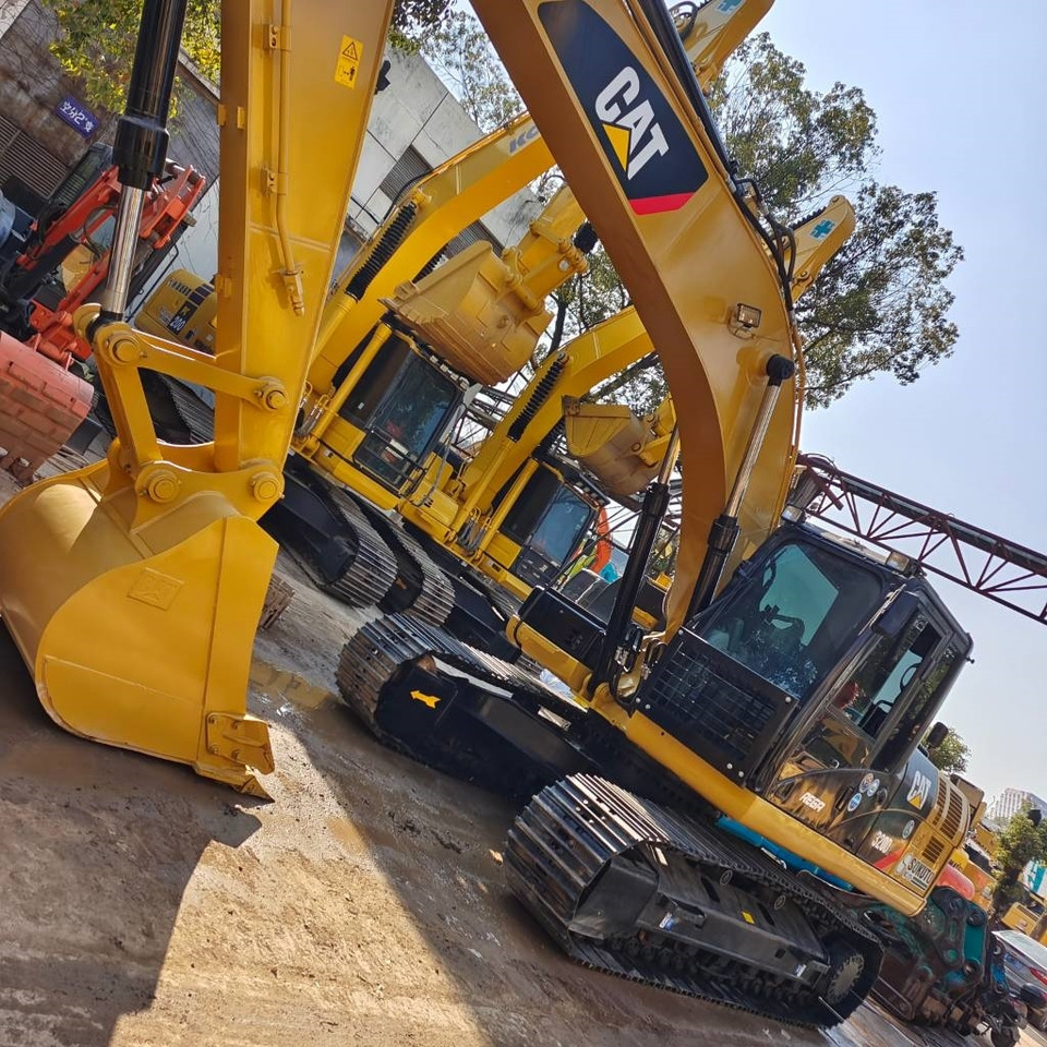 Bager guseničar CAT 320 D2: slika 12