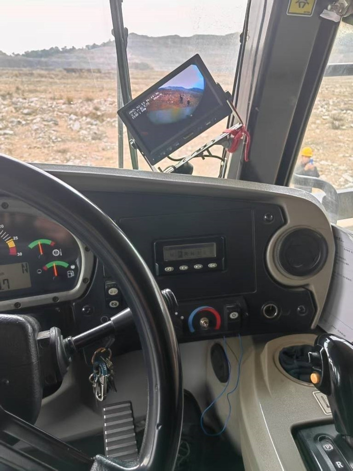 CAT 773 F - Bager guseničar: slika 4 CAT 773 F - Bager guseničar: slika 4