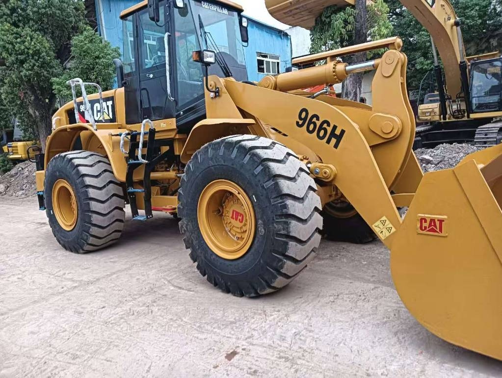 CAT 966 H - Utovarivač točkaš: slika 1 CAT 966 H - Utovarivač točkaš: slika 1