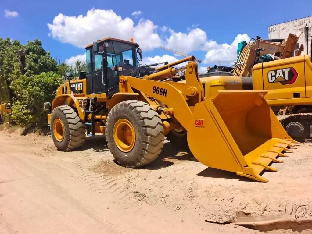 CAT 966 H - Utovarivač točkaš: slika 1 CAT 966 H - Utovarivač točkaš: slika 1