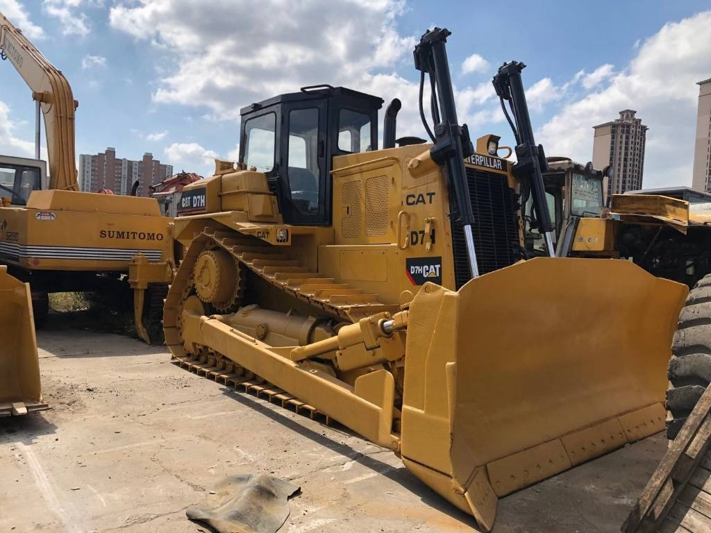 CAT D 7 H - Buldožer: slika 1 CAT D 7 H - Buldožer: slika 1