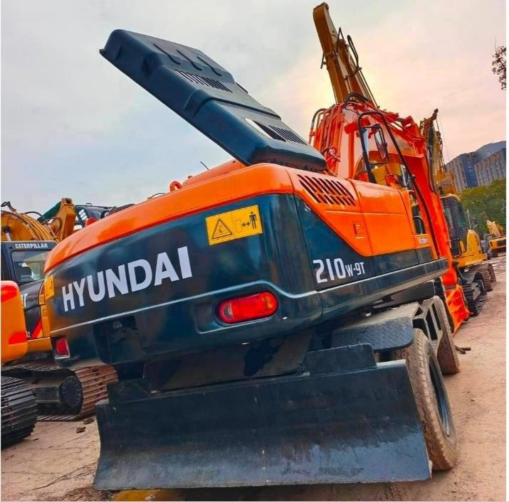 Hyundai 210W-9 - Bager točkaš: slika 2 Hyundai 210W-9 - Bager točkaš: slika 2
