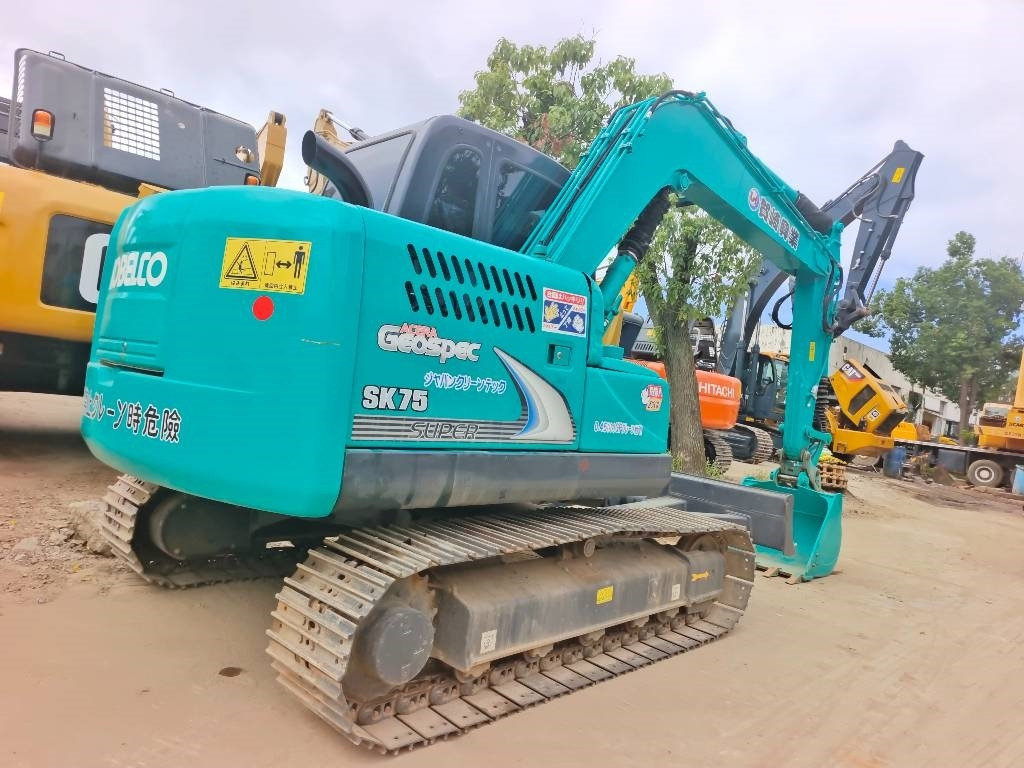 Lizing  Kobelco SK 75 CSR Kobelco SK 75 CSR: slika 14