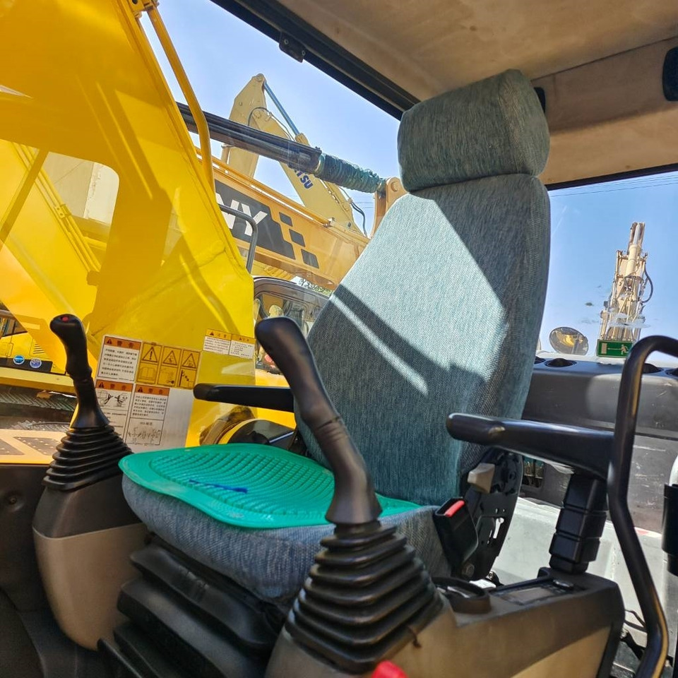 Komatsu PC 200 - Bager guseničar: slika 4 Komatsu PC 200 - Bager guseničar: slika 4