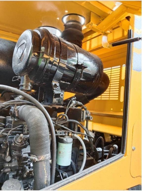 Komatsu WA 320-5 - Bager guseničar: slika 2 Komatsu WA 320-5 - Bager guseničar: slika 2