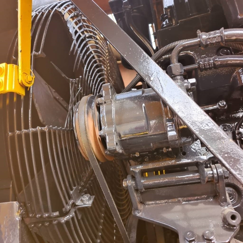 Komatsu WA 470-6 - Bager guseničar: slika 2 Komatsu WA 470-6 - Bager guseničar: slika 2