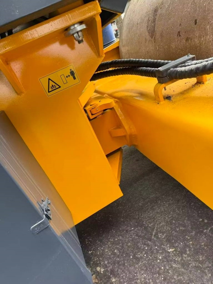 Kompaktor XCMG XS 223 J: slika 7