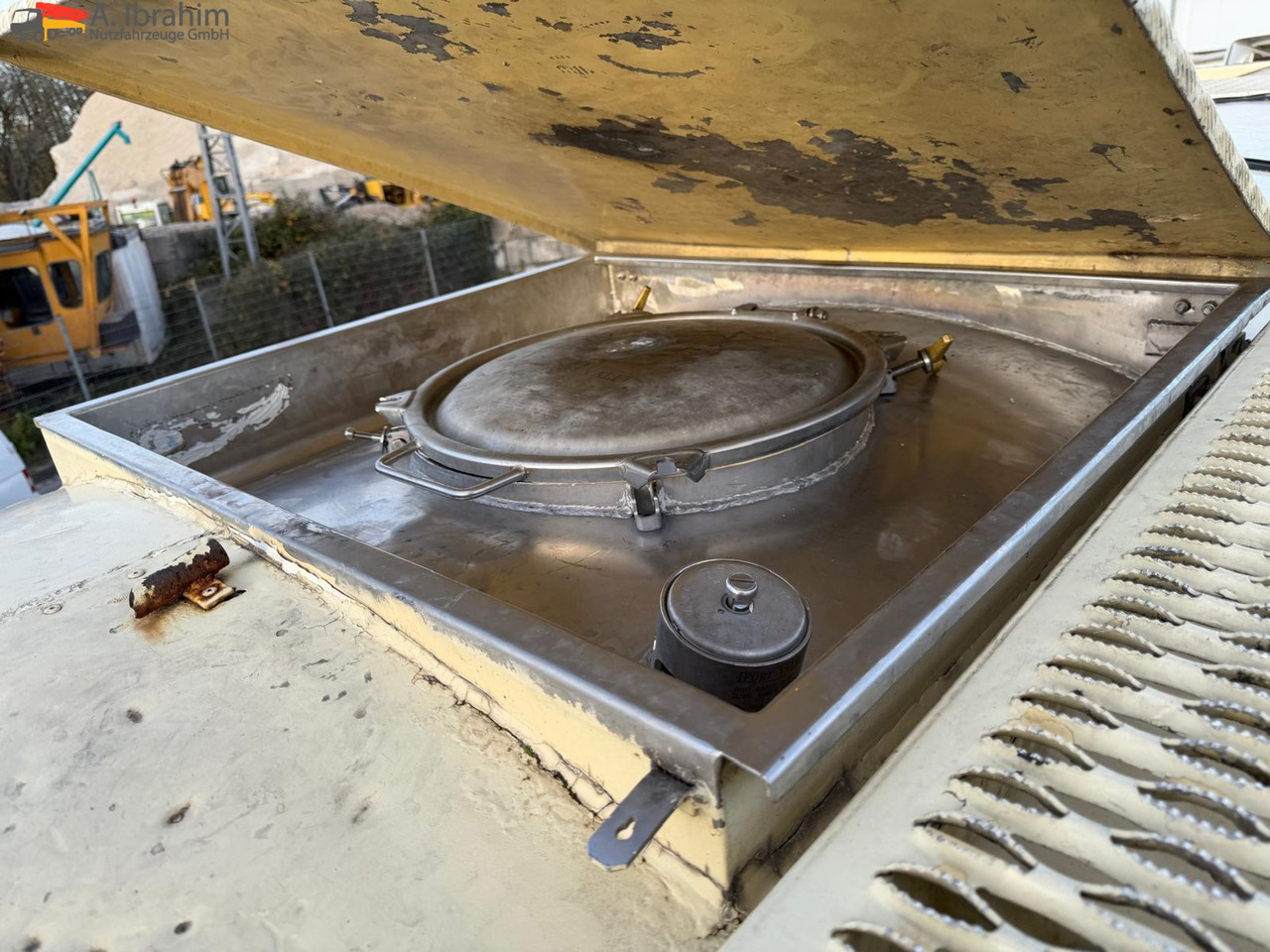 Feldbinder Lebensmittel Tank Container 26500 L | 2 Kammern | Heizung | 20 ft | Edelstahl | - Poluprikolica cisterna: slika 5 Feldbinder Lebensmittel Tank Container 26500 L | 2 Kammern | Heizung | 20 ft | Edelstahl | - Poluprikolica cisterna: slika 5