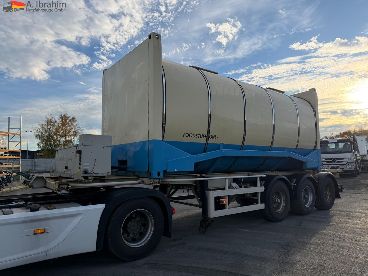 Feldbinder Lebensmittel Tank Container 26500 L | 2 Kammern | Heizung | 20 ft | Edelstahl | - Poluprikolica cisterna: slika 1 Feldbinder Lebensmittel Tank Container 26500 L | 2 Kammern | Heizung | 20 ft | Edelstahl | - Poluprikolica cisterna: slika 1