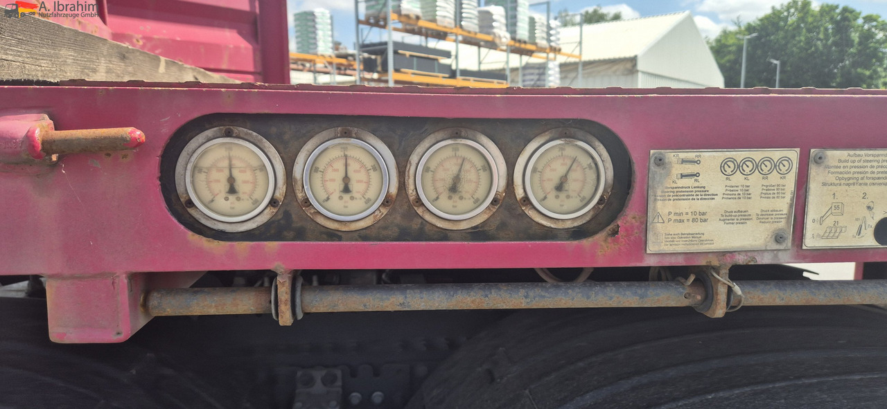 Goldhofer STZ-TBL3-33/80 Tiefbett mit Rampen Lenkung mit FB - Niska poluprikolica za prevoz: slika 5 Goldhofer STZ-TBL3-33/80 Tiefbett mit Rampen Lenkung mit FB - Niska poluprikolica za prevoz: slika 5