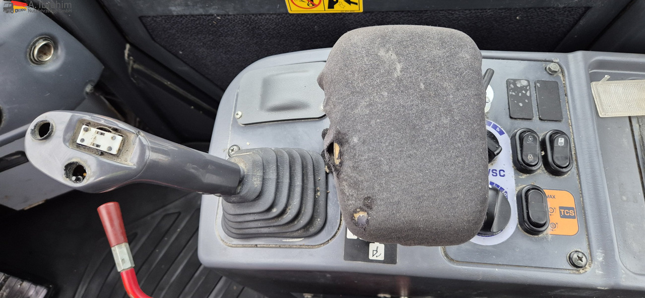 Komatsu WA 250 Zustand technisch ok, optisch 3-4 Unterlagen vorhanden - Utovarivač točkaš: slika 4 Komatsu WA 250 Zustand technisch ok, optisch 3-4 Unterlagen vorhanden - Utovarivač točkaš: slika 4