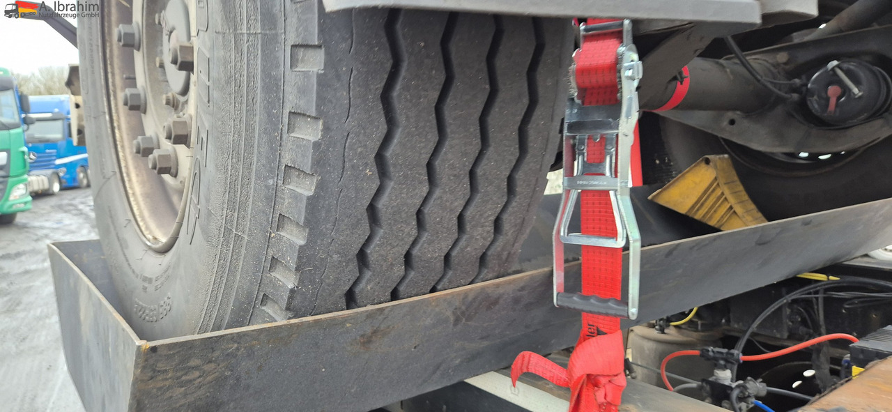 Krone AZ 3x vorhanden SAF Achsen, fertig gestapelt - Prikolica za prevoz kontejnera/ Prikolica sa promenjivim sandukom: slika 3 Krone AZ 3x vorhanden SAF Achsen, fertig gestapelt - Prikolica za prevoz kontejnera/ Prikolica sa promenjivim sandukom: slika 3