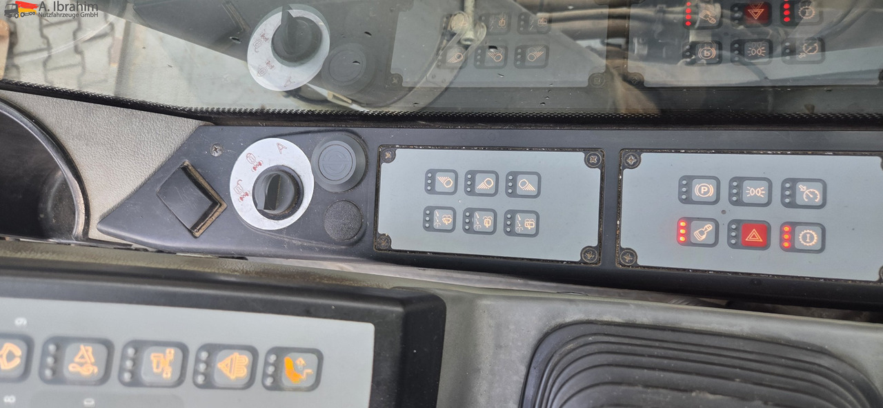 Liebherr A920 Litronic Schnellwechsler | Likufix | Klima | Hammerhydraulik - Bager točkaš: slika 2 Liebherr A920 Litronic Schnellwechsler | Likufix | Klima | Hammerhydraulik - Bager točkaš: slika 2