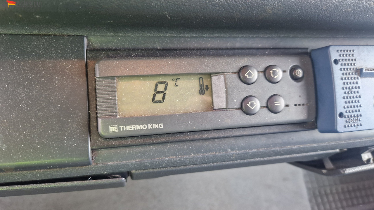 MAN 8.180 Thermokingkühlung - 30 ° sauber, 3. Gang kratzt, voll fahrbereit - Hladnjača: slika 4 MAN 8.180 Thermokingkühlung - 30 ° sauber, 3. Gang kratzt, voll fahrbereit - Hladnjača: slika 4